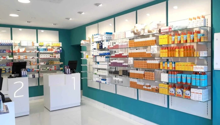 Farmácia Costa Azul - 7570-779
