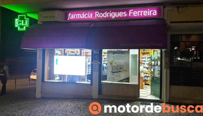 Farmácia Rodrigues Ferreira - Praça Dona Olga Morais Sarmento 14
