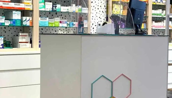 Farmacia Salcidos C.b. - 80
