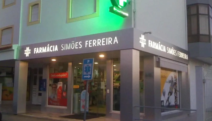 Farmácia Simões Ferreira - 3420-302 Tábua