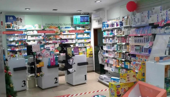Farmacia Triunfo Anadia Do Proprietario - Paredes Do Bairro