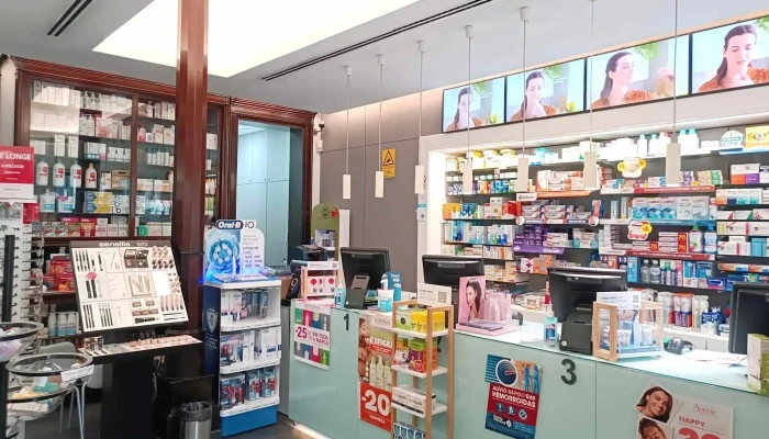 Farmacia Universal -    Soprofar   Sociedade Proprietaria De Farmacias Unipessoal Lda Do Proprietario - Lisboa