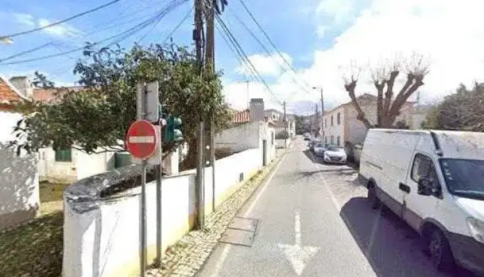 Posto Farmaceutico Movel De Almocageme Da Farmacia Caparide Tudo - Colares